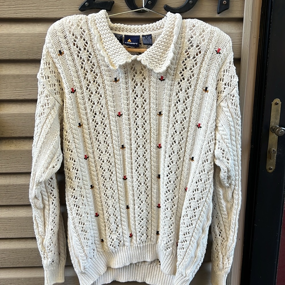 Vintage LizSport white open knit sweater with collar and rosebud pattern. Large